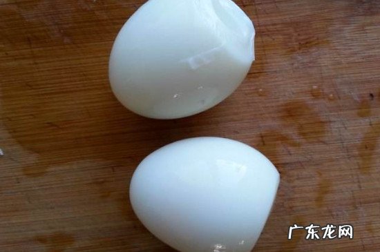鸡蛋敷淤青为什么变黑