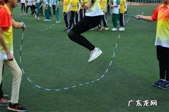 跳绳的正确姿势