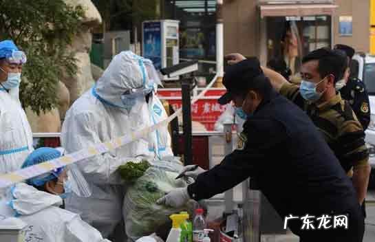 感染者增3500 感染者增3500例 上海“划江而封”