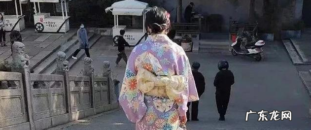 女子国家公祭日穿 女子国家公祭日穿和服上街被批评教育