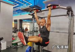 67岁大爷健身2 67岁大爷健身22年8块腹肌