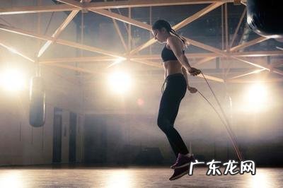 30岁女子每天跳 30岁女子每天跳绳1000个致骨折