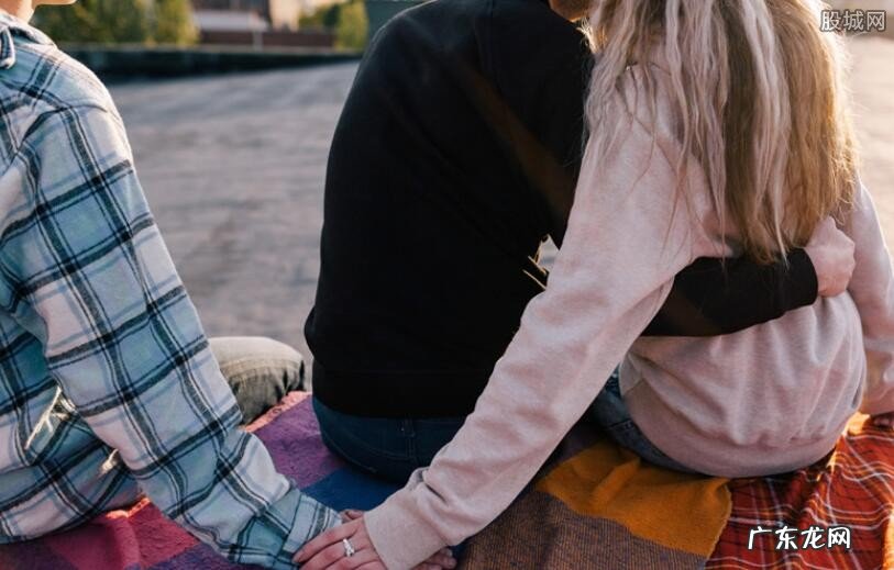 丈夫签下虔诚协议 丈夫签下忠诚协议后出轨 妻子索赔