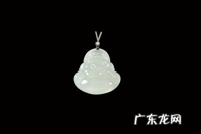 戴在脖子上的佛掉 戴在脖子上的佛掉了说明什么