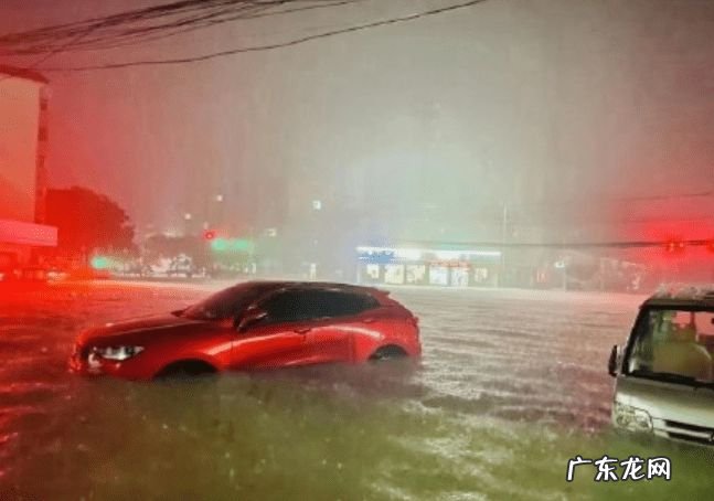 新乡暴雨实况 新乡暴雨实况