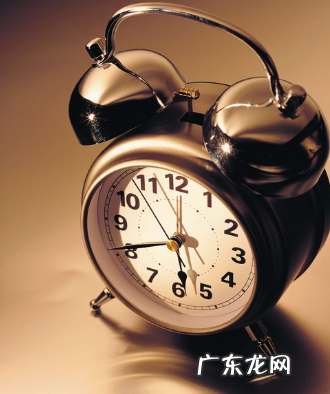 挂钟什么颜色什么形状好 从风水角度看买什么颜色的挂钟好