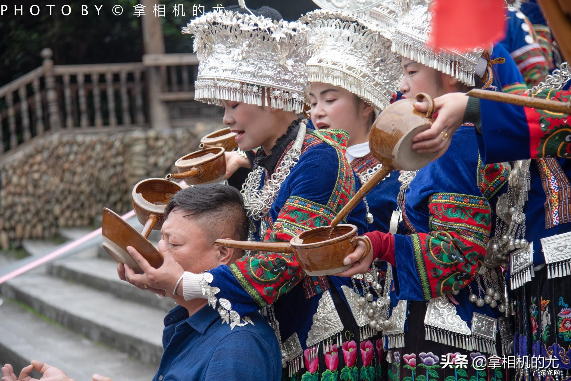 土家族苗族的特色民居是什么 民族苗族民居建筑中的风水问题