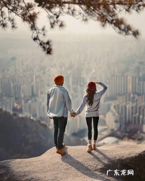 男生为什么凑近看女生的脸-故意做的暧昧行为