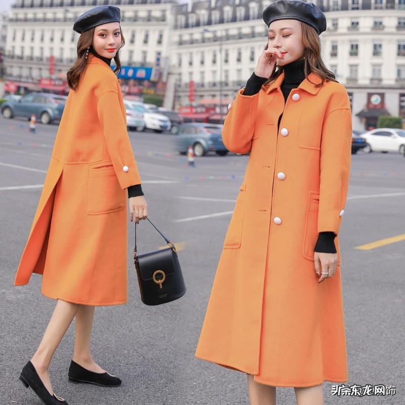 小香风羽绒服配什么鞋子 水貂绒小香风外套的特点