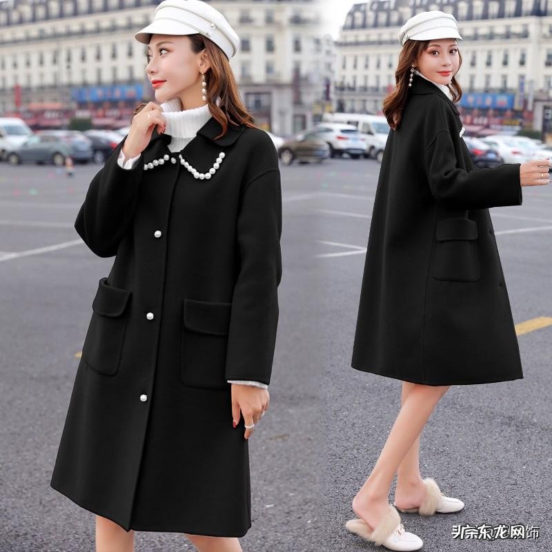 小香风羽绒服配什么鞋子 水貂绒小香风外套的特点