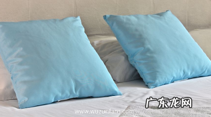 枕套要定期更换吗