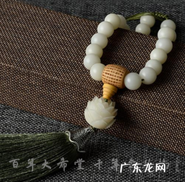 车挂件挂什么好风水 私家车挂饰风水讲究