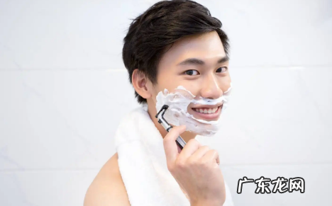 刮胡子刮出血会留疤吗