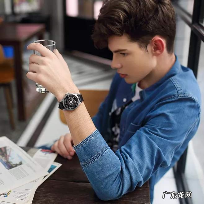 风水男人手表戴哪个手指