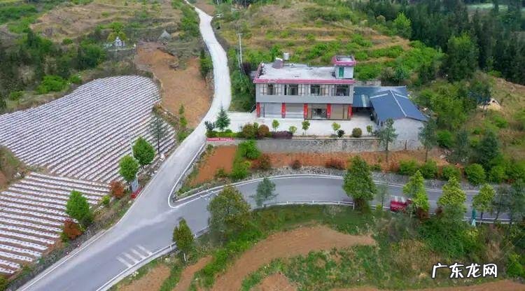 三条路包围起来的小区风水如何
