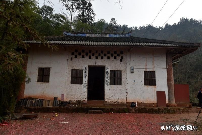 湖南龙山石头风水