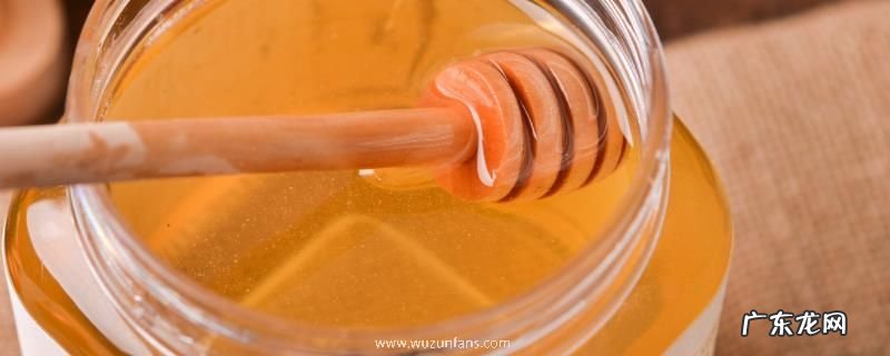 蜂蜜价格由什么决定的，由蜂种、蜜源、成熟度、纯度、市场决定