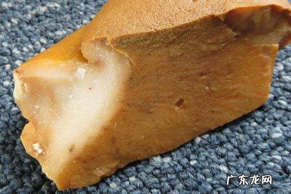 黄龙玉产地是哪里,如何鉴别黄龙玉