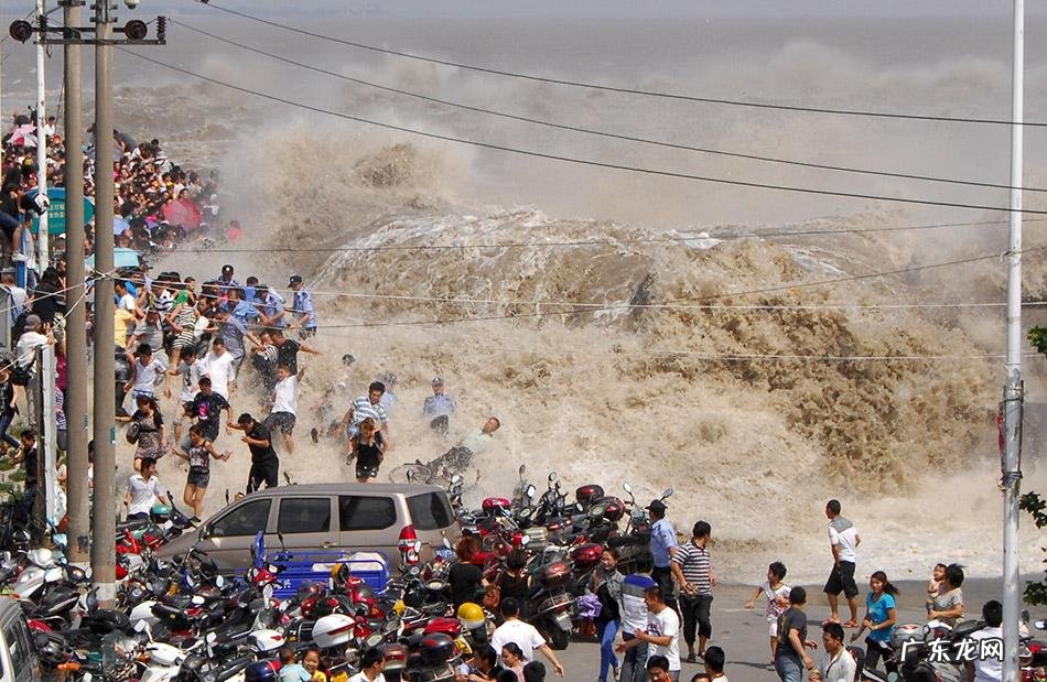 浙江钱塘江观潮 杭州钱塘江观潮地点