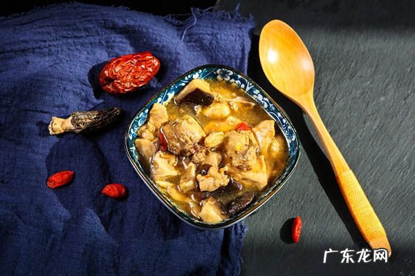 啫啫滑鸡煲,啫啫煲念jue几声?