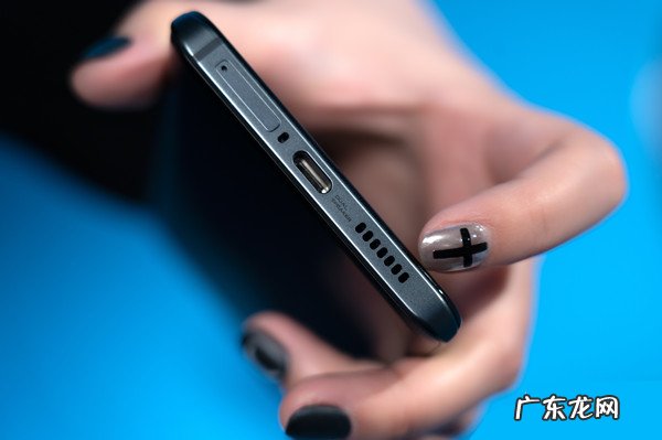 vivoiqoo7耳机孔在哪里,iqoo7有没有原装耳机?