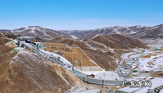 2022年冬奥会三场一村是哪个赛区,中国第几次举办冬奥会?