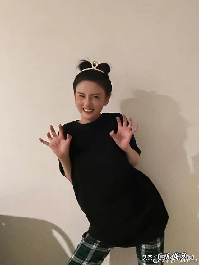 不给糖果就捣蛋 宋祖儿晒万圣夜造型