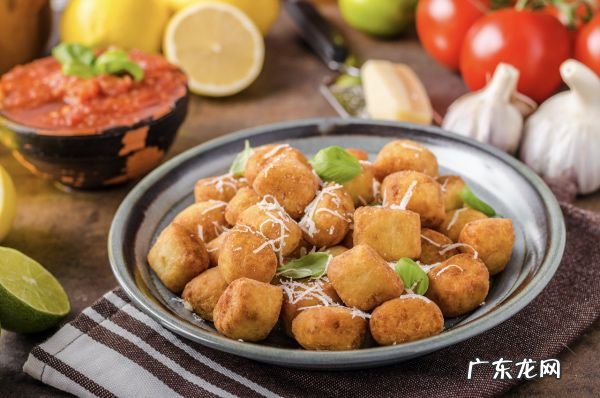炸胡萝卜丸子,怎么炸萝卜丸子又脆又酥？