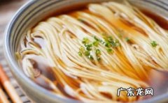 阳春面用黑胡椒还是白胡椒,煮面条放白胡椒还是黑胡椒？