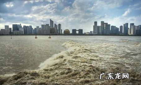 钱塘江大潮每月都有吗2021,请问钱塘江大潮是什么时候？