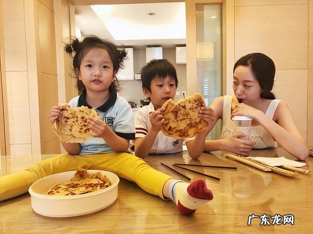 那是因为黄觉麦子太低调 黄觉和麦子是网恋奔现