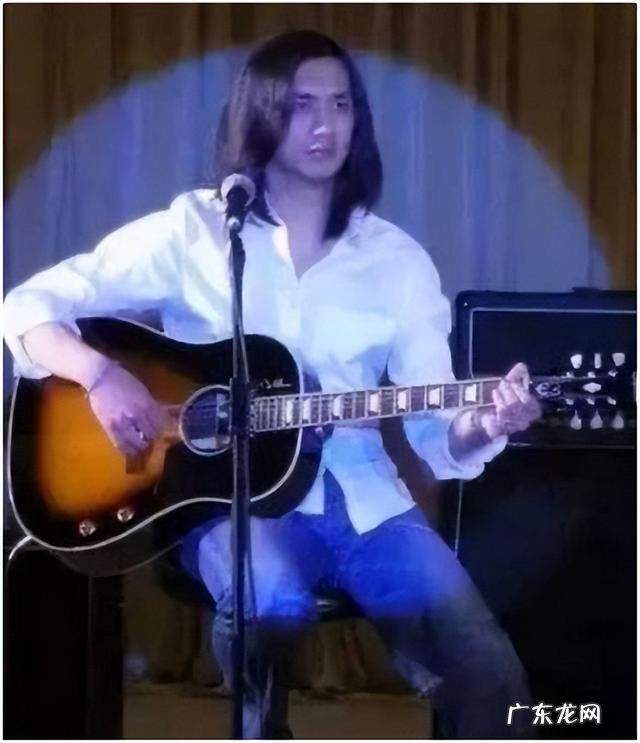 那是因为黄觉麦子太低调 黄觉和麦子是网恋奔现