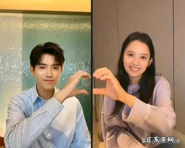 张凌赫《他从火光中走来》撑伞氛围感好绝!乍一看像好多明星 张凌赫他从火光中走来红丝绒西装路透