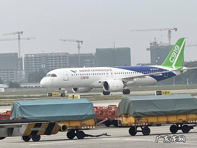 国产大飞机C919首飞成都航线 国产大飞机C919首次飞抵成都