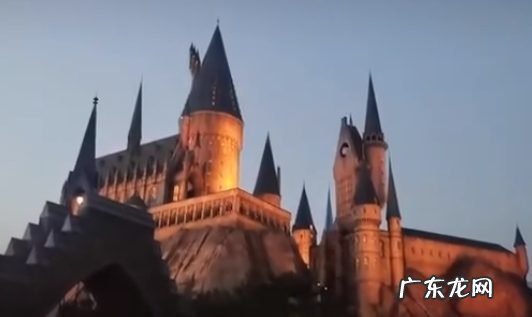 北京环球影城灯光秀有几场,环球影城灯光秀几分钟?