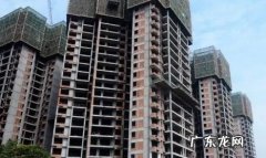 回迁房房产证是大红本吗,已经拿到红本的回迁房能买吗？