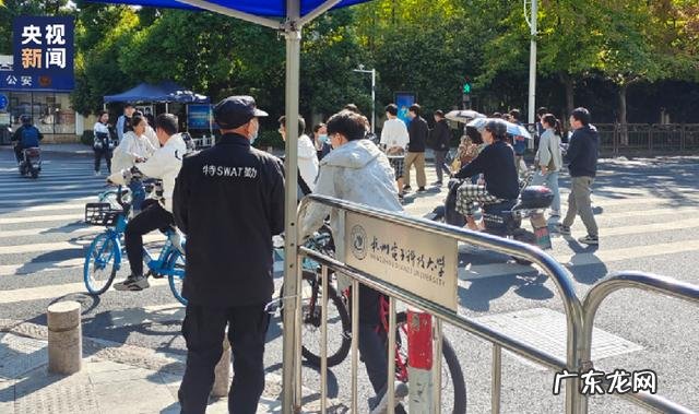 不打球才会变老《街头篮球》德鲁大叔限定抽奖 大叔球场上给小伙展示账户余额