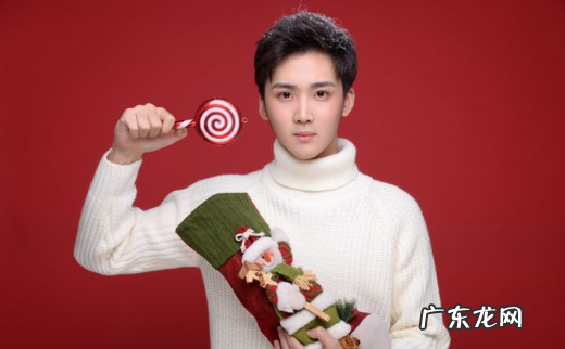 海马体照相需要自己画底妆吗,海马体照相馆化妆品清单？