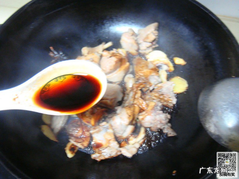 板栗焖鸭怎么做好吃 板栗焖鸭肉简单好吃的做法