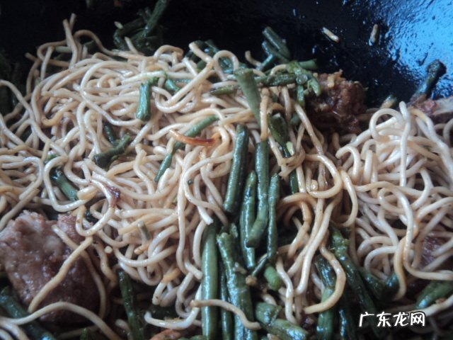 排骨豆角焖面条怎么做 排骨豆角焖面的制作步骤图解