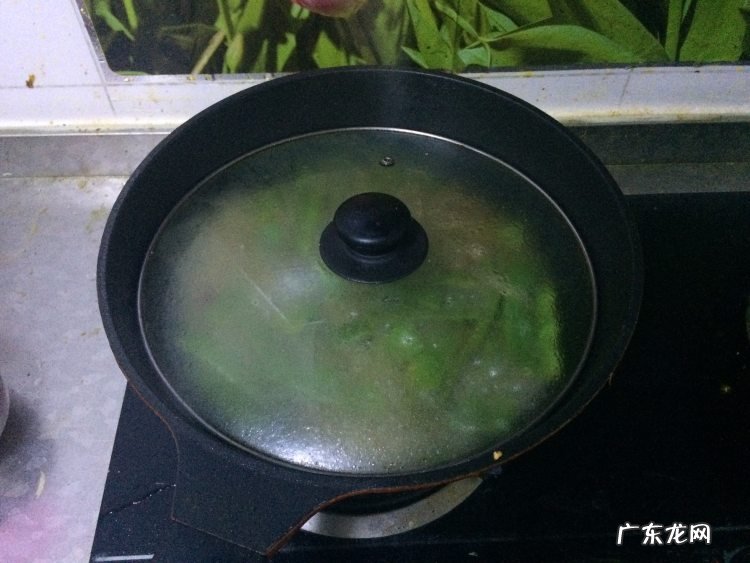豆角排骨焖面图片 排骨豆角焖面的制作教程图解