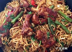 排骨豆角焖面怎么做简单又好吃 排骨豆角焖面的制作方法教程