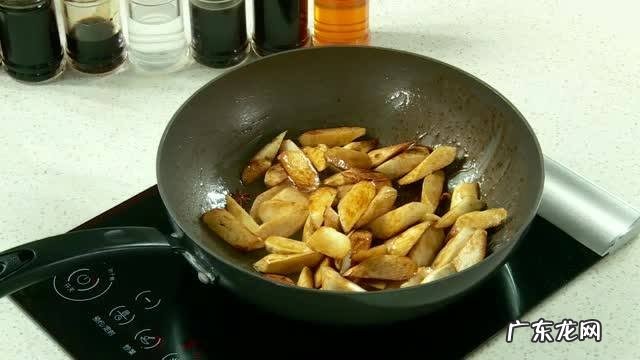 油焖茭白怎么做好吃窍门 懒人版油焖茭白的做法介绍