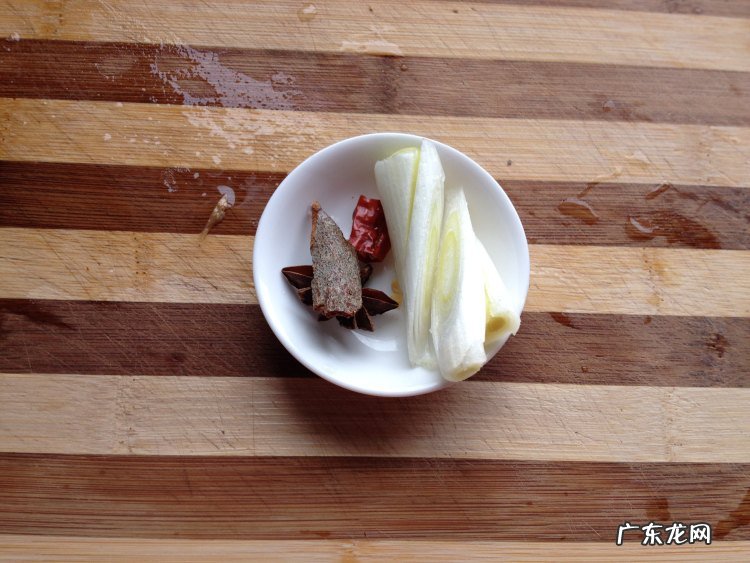 土豆焖鸭的做法 土豆焖鸭的制作教程图解