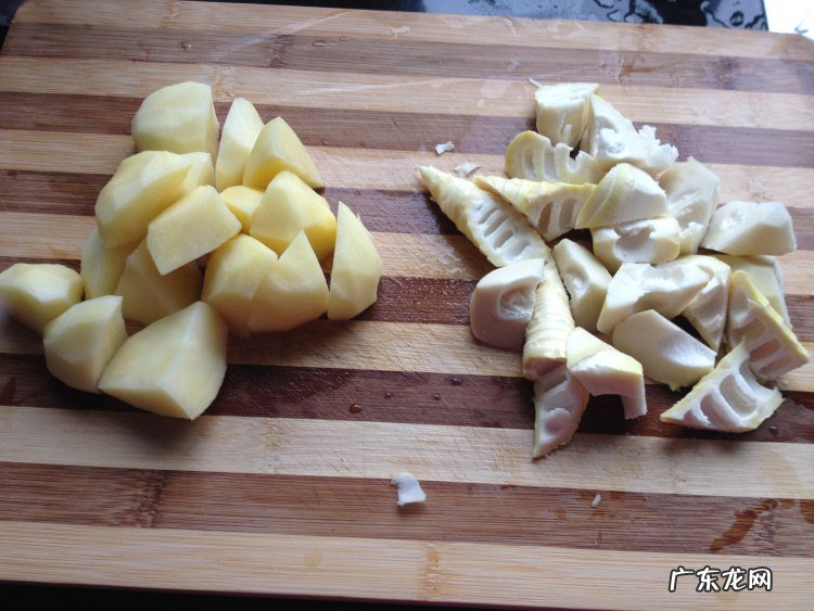 土豆焖鸭的做法 土豆焖鸭的制作教程图解