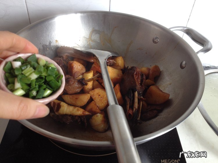 土豆焖鸭的做法 土豆焖鸭的制作教程图解