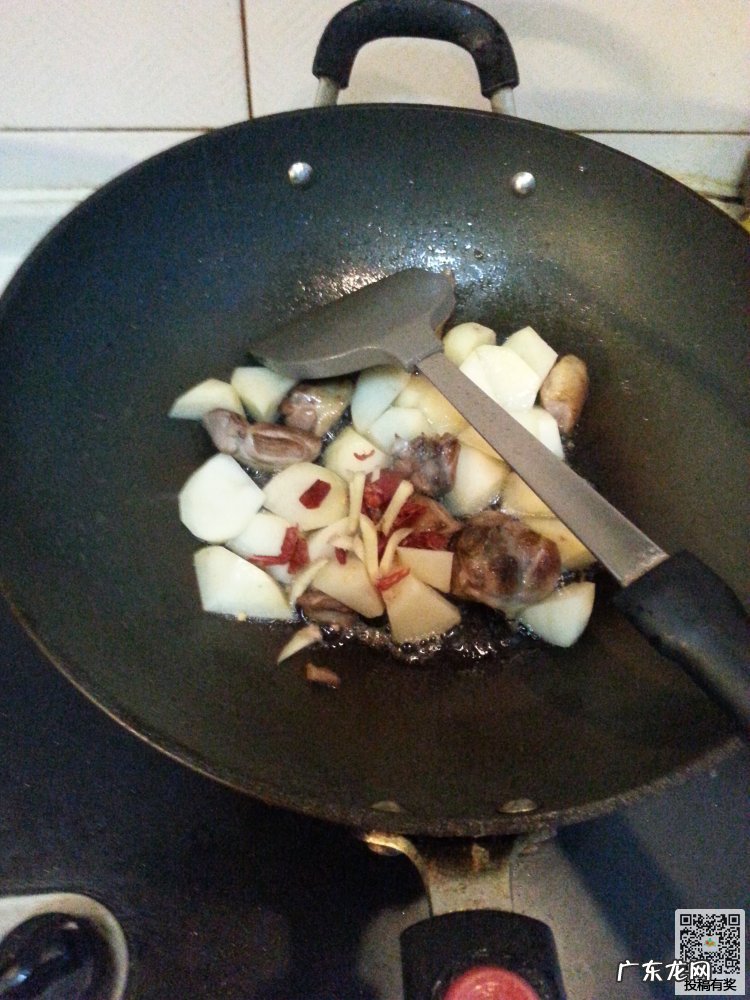 土豆焖鸭怎样做好吃 土豆焖鸭简单好吃的做法