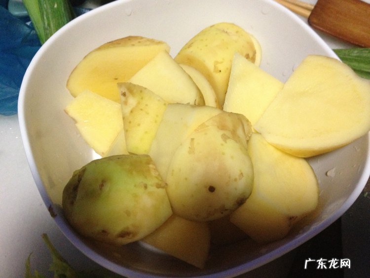 怎样制作土豆焖鸭 土豆焖鸭的制作步骤图解