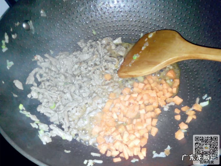 怎样做羊肉焖饭 羊肉焖饭的做法详细步骤