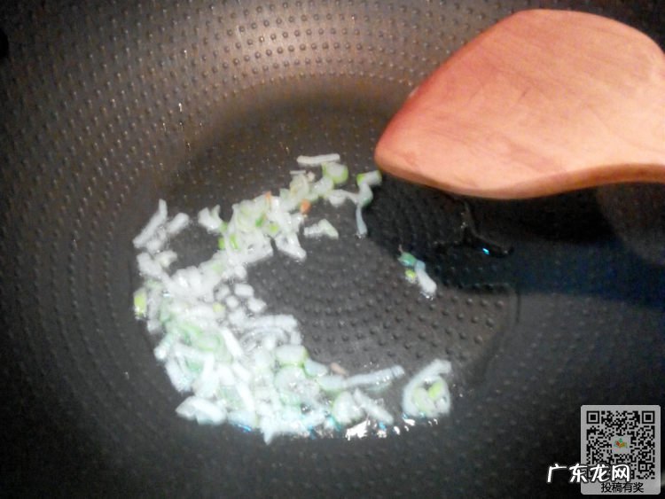 怎样做羊肉焖饭 羊肉焖饭的做法详细步骤